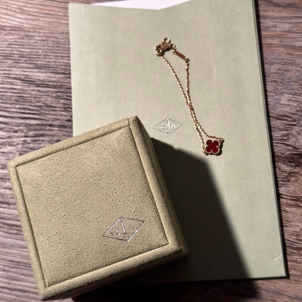 Van Cleef & Arpels Carnelian Sweet Alhambra Bracelet